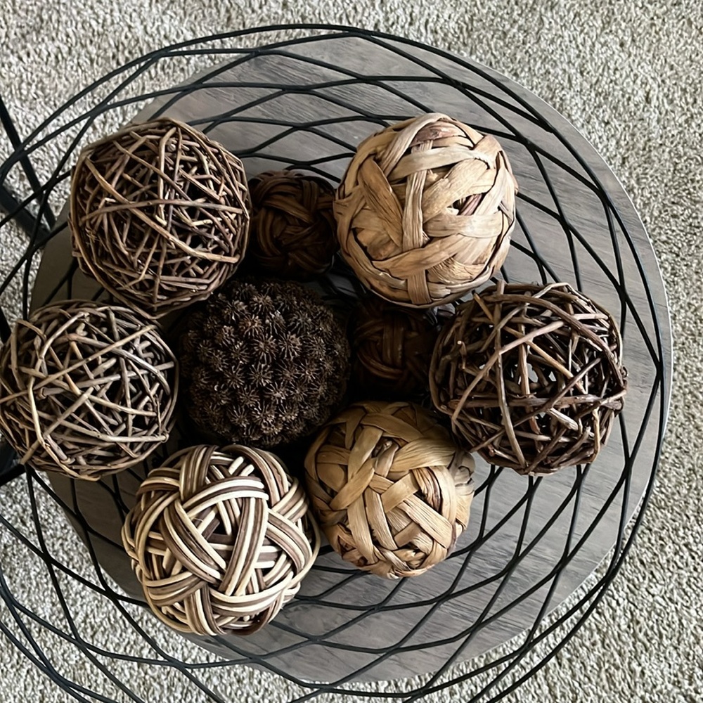 Table Centerpiece - Picture 2 of 3